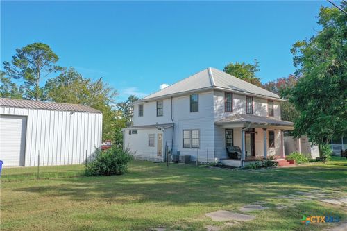 205 Hubbard Street, Yoakum, TX, 77995 | Card Image
