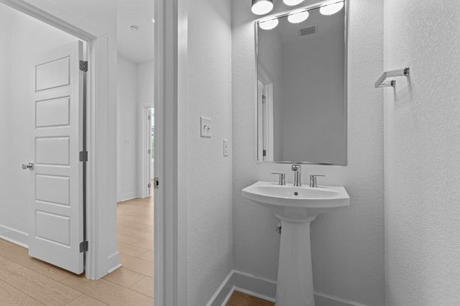 Powder Bath | Image 24