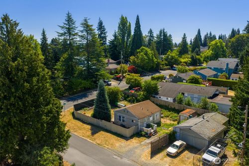 13757 39th Ave Ne, Seattle, WA, 98125-3809 | Card Image