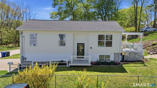 21 Chase St, Pawcatuck, CT, 06379-2126 | Card Image