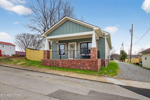 201 Cedar St, Loudon, TN, 37774-1405 | Card Image