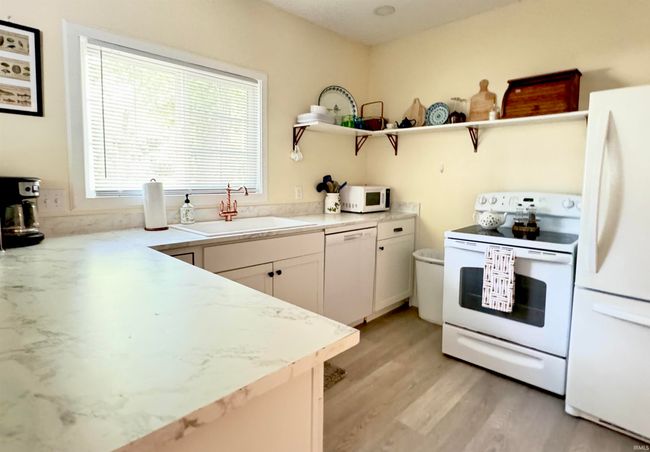 0731 S June Dr, House other with 3 bedrooms, 2 bathrooms and null parking in Cromwell IN | Image 5