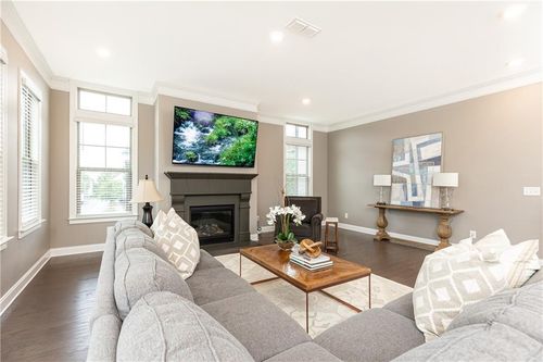 3900 Danube Ln, Atlanta, GA, 30339-2321 | Card Image