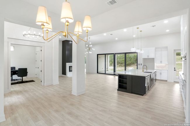 11010 Nina Rdg, House other with 4 bedrooms, 3 bathrooms and null parking in San Antonio TX | Image 6