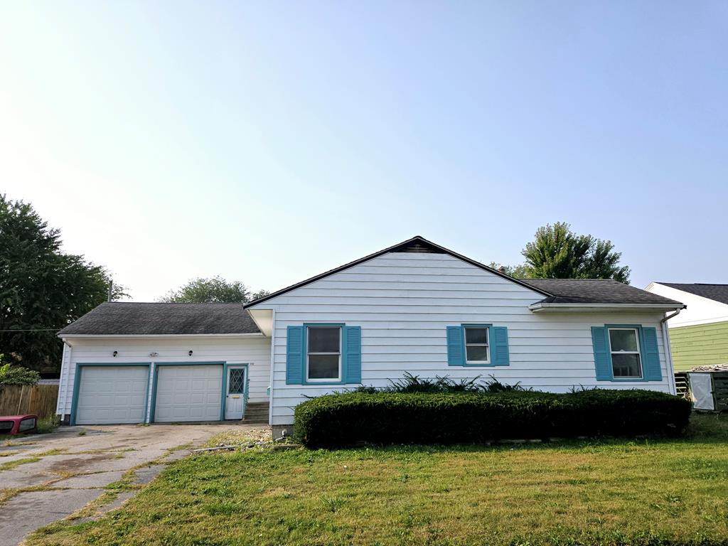 Nancy Ln, Webster City, IA 50595