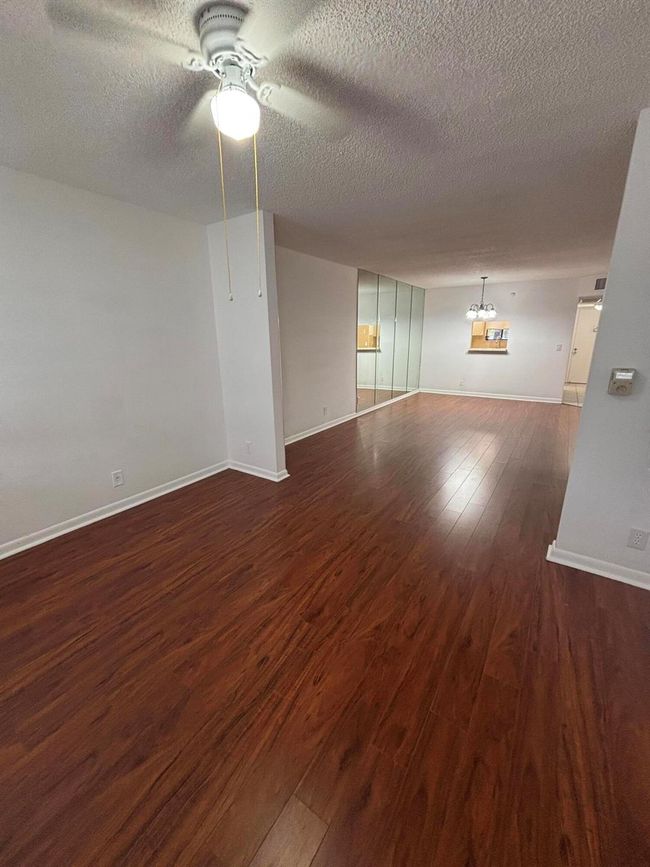 APT-107 - 4820 Lucerne Lakes Blvd W, Condo with 2 bedrooms, 2 bathrooms and null parking in Lake Worth FL | Image 4