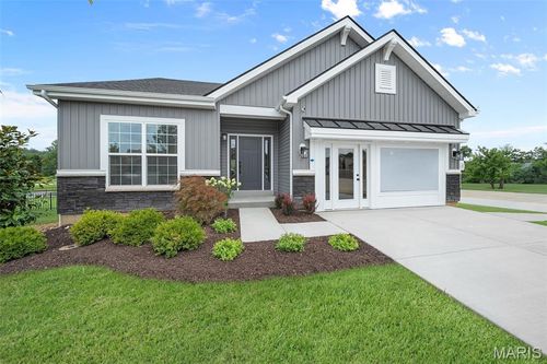 1 Autumn Bluffs Ct, Fenton, MO, 63026-5561 | Card Image