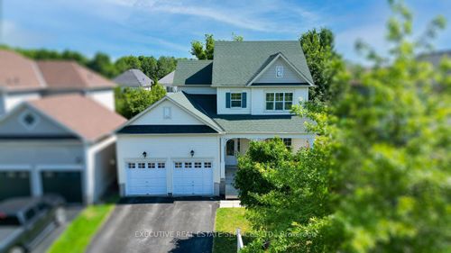 39 Hurst St, Acton, ON, L7J2Z8 | Card Image