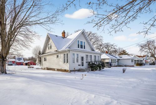 916 S Garden St, Lake City, MN, 55041-1845 | Card Image