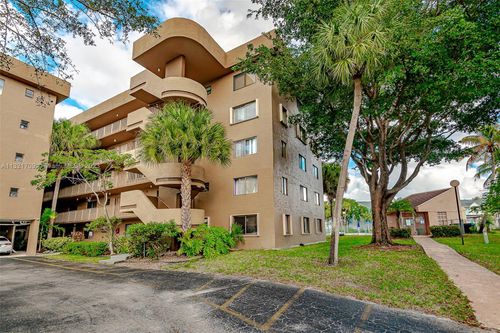 302-8030 Hampton Blvd, North Lauderdale, FL, 33068 | Card Image