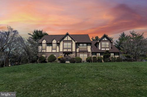 1 Saljon Ct, AMBLER, PA, 19002-3012 | Card Image