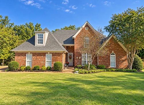 8858 Carriage Creek Rd, Bartlett, TN, 38002-8975 | Card Image