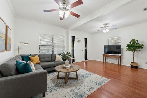 1220 Taylor St, Austin, TX, 78702-5334 | Card Image