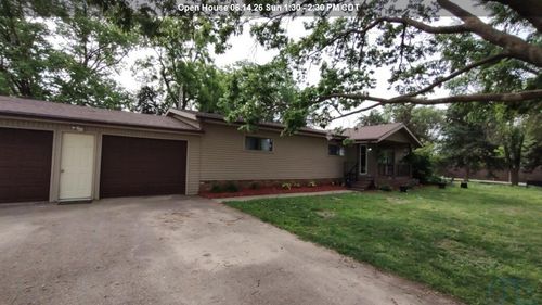 1586 Gateway Dr, South Sioux City, NE, 68776-5441 | Card Image