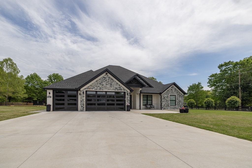 M St, Rogers, AR 72758