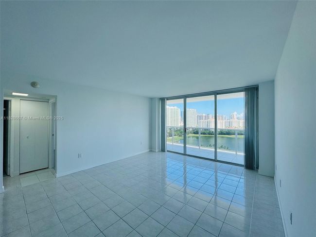 APT-1906 - 3675 N Country Club Dr, Condo with 2 bedrooms, 2 bathrooms and null parking in Aventura FL | Image 88