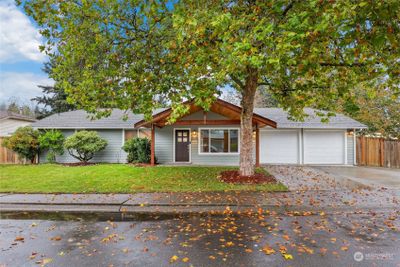 21912 Se 237th Street, House other with 3 bedrooms, 1 bathrooms and 2 parking in Maple Valley WA | Image 1