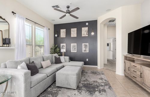 59212-42424 N Gavilan Peak Pkwy, Anthem, AZ, 85086-3701 | Card Image