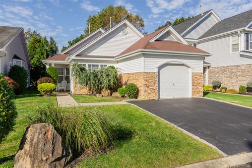 29 Madison Circle, Brookhaven, NY, 11953 | Card Image
