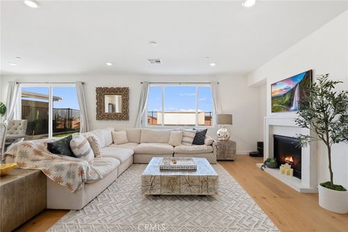 2805 Santa Fiora Cir, Corona, CA, 92882-1114 | Card Image