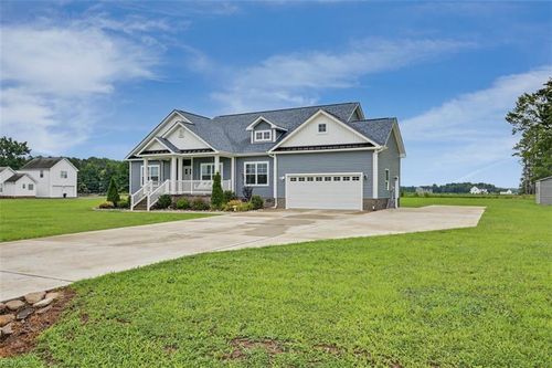 6479 Quaker Dr, Suffolk, VA, 23437-9617 | Card Image