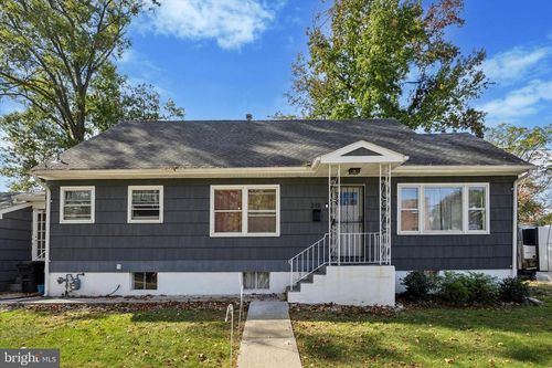 215 Stacey Ave, Trenton, NJ, 08618-3424 | Card Image