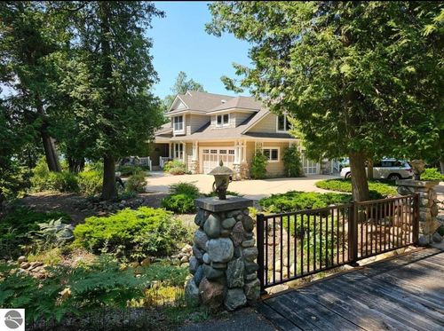 269 N East Torch Lake Dr, Central Lake, MI, 49622-9706 | Card Image
