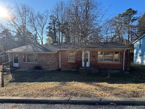 508 Brook Ave, South Hill, VA, 23970-3212 | Card Image