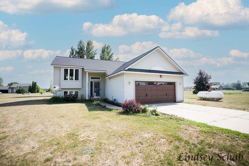 141 Dana Ln, Sand Lake, MI, 49343-9785 | Card Image