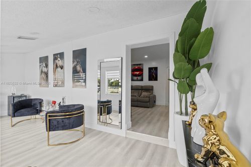 6474 Palm Ave, Hialeah, FL, 33012-2677 | Card Image