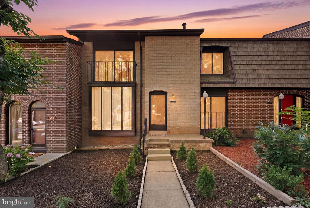 Residential in ANNANDALE