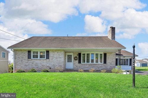 25 Frederick Ave, DENVER, PA, 17517-9335 | Card Image