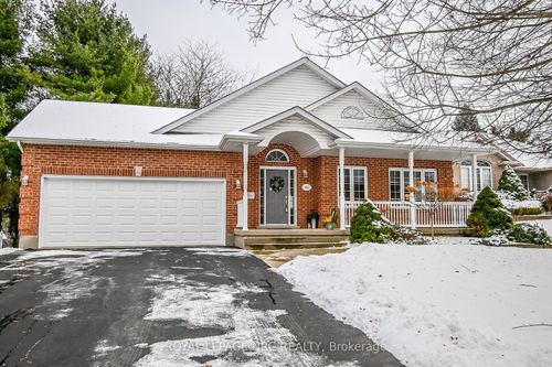 25 Oakridge Blvd, Fonthill, ON, L0S1E5 | Card Image