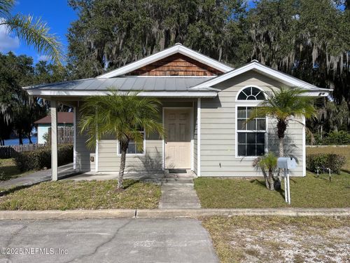 24-100 Ashton Cir, Welaka, FL, 32193-2003 | Card Image