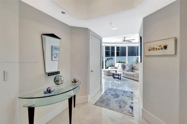 APT-1007 - 333 Las Olas Way, Condo with 2 bedrooms, 3 bathrooms and null parking in Fort Lauderdale FL | Image 10