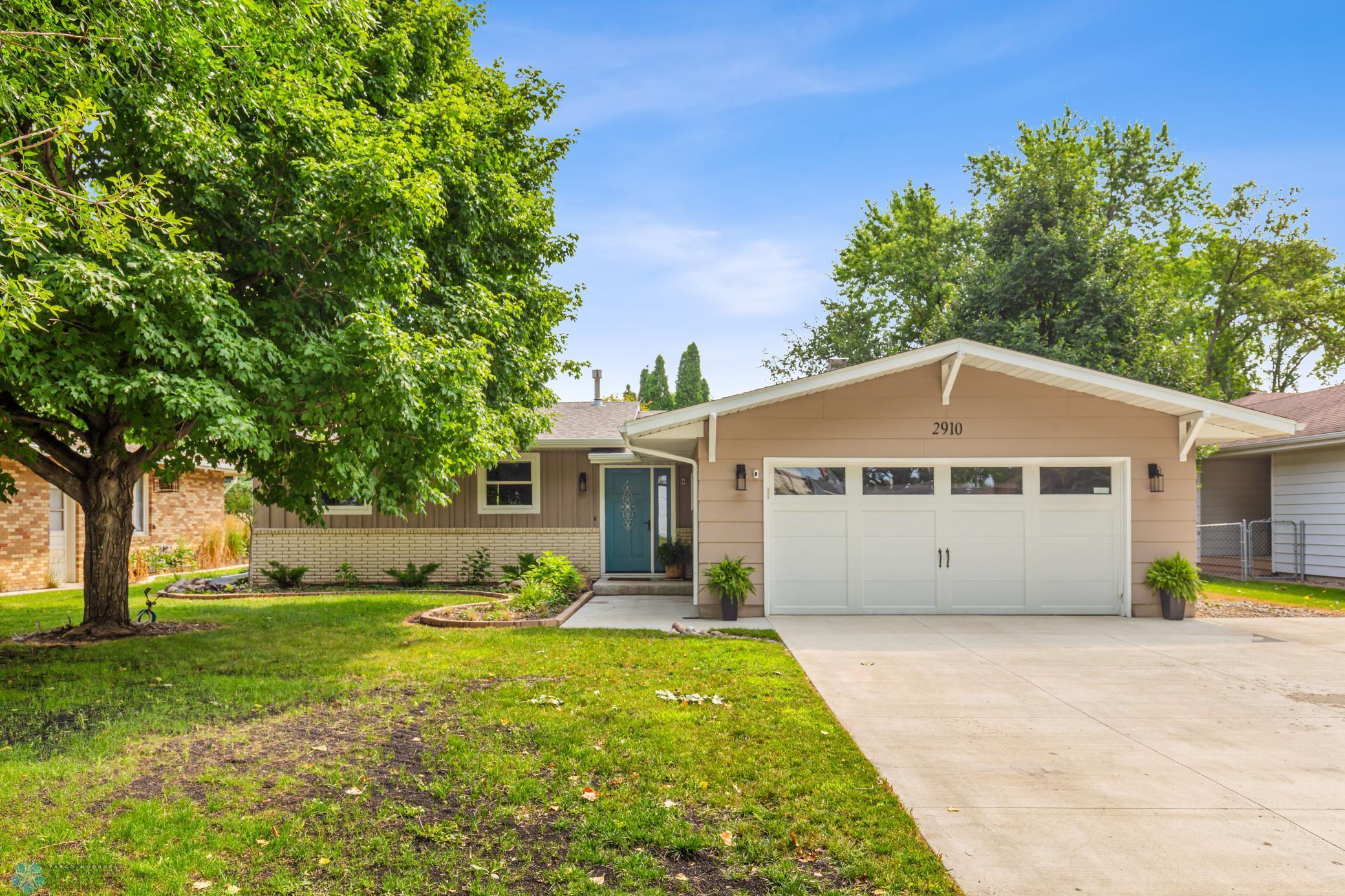 12th St, Fargo, ND 58103