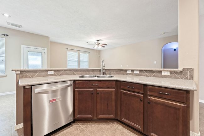 3207 Mossy Bend Ln, House other with 3 bedrooms, 2 bathrooms and 2 parking in Pearland TX | Image 17