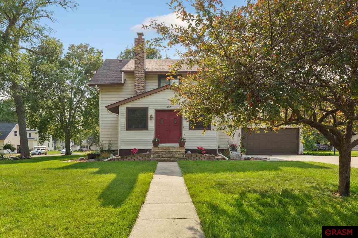 1st St, Gaylord, MN 55334