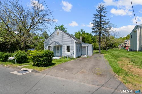 121 E Barber St, Windsor, CT, 06095-4416 | Card Image