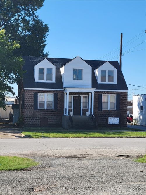 10 S Vann St, Pryor, OK, 74361-3613 | Card Image