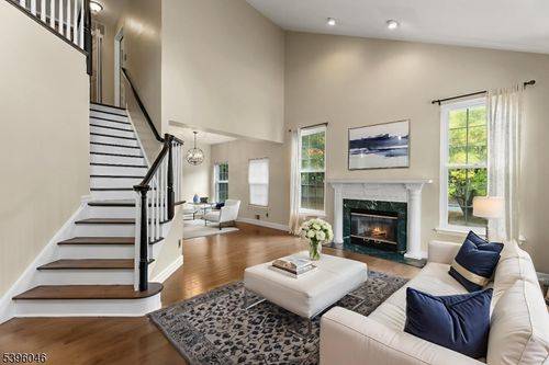 2 Rider Ter, PRINCETON, NJ, 08540-7927 | Card Image