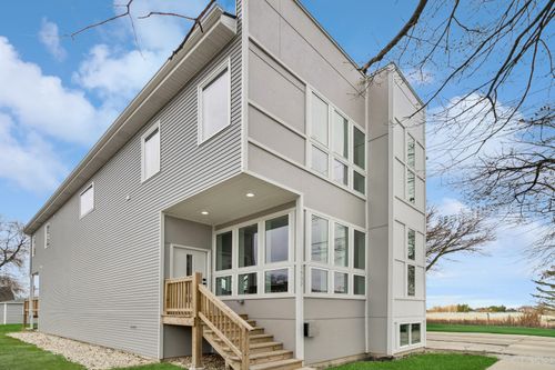 1537 Scoville Ave, Berwyn, IL, 60402-1318 | Card Image