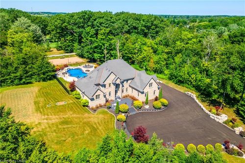 2600 Maple St, Fenwick, ON, L0S1C0 | Card Image