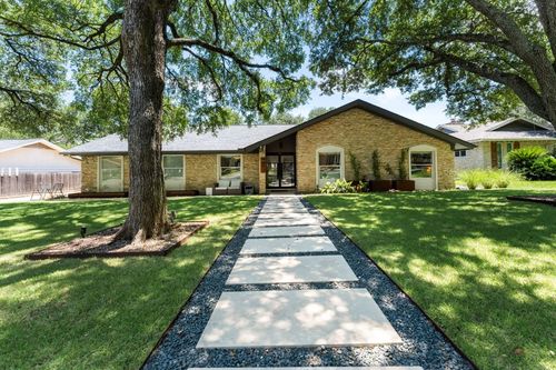 9305 Spring Hollow Dr, Austin, TX, 78750-2928 | Card Image