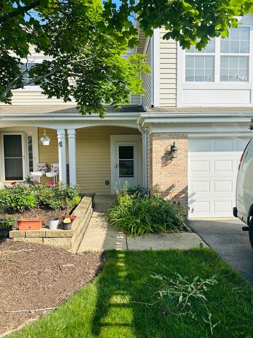 2772 Borkshire Ln, Aurora, IL, 60502-4421 | Card Image