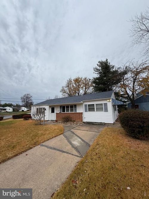 10 Midfield Road, NEW CASTLE, DE, 19720 | Card Image