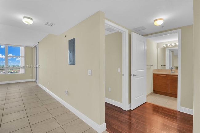 APT-1903S - 2681 N Flamingo Rd, Condo with 2 bedrooms, 2 bathrooms and null parking in Sunrise FL | Image 18