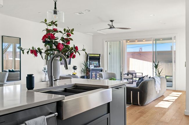 B - 8003 Gault St, Condo with 3 bedrooms, 4 bathrooms and 2 parking in Austin TX | Image 25