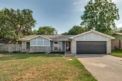 3217 Meadow Wood Ln, Bedford, TX, 76021-3749 | Card Image
