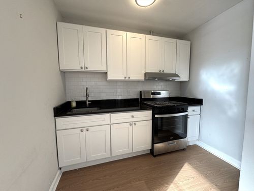 24-333 Broadway, Somerville, MA, 02145-2441 | Card Image